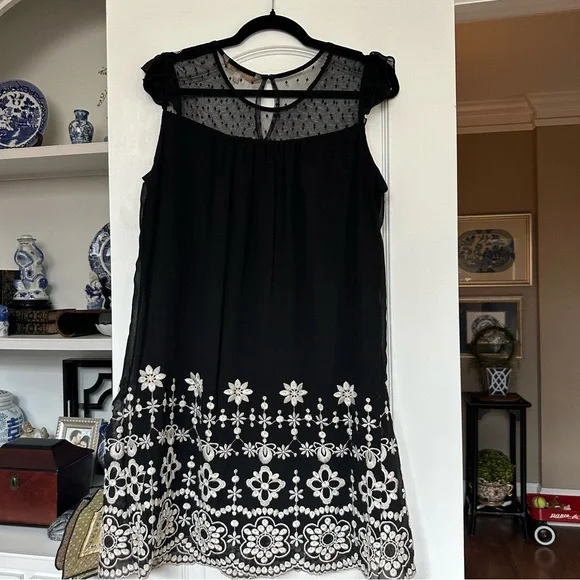 HAILEY LYN casual cocktail dress, flowy overlay embroidered flowers w/ lace top - Picture 1 of 7